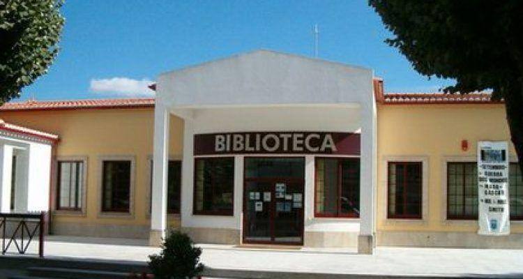 http://bibliotecas.wikifoundry.com/page/Biblioteca+Municipal+de+Aguiar+da+Beira
