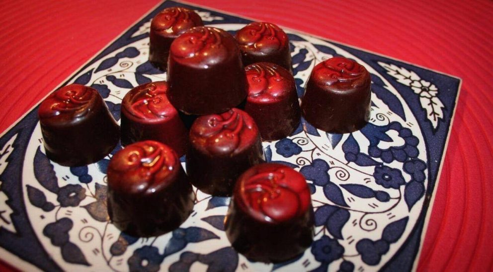 http://lifestyle.sapo.pt/sabores/novidades/artigos/ja-ha-bombons-com-cerejas-do-fundao