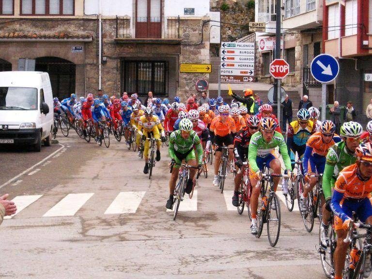 http://www.clubciclistamontañapalentina.es/wp-content/uploads/2013/03/Canallas-006.jpg
