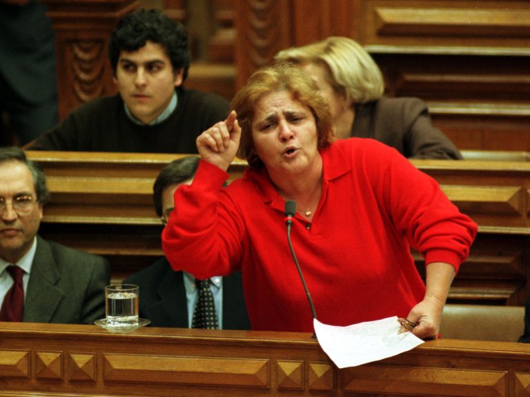Deputada Do Pcp Odete Santos No Debate Parlamentar Sobre O Aborto