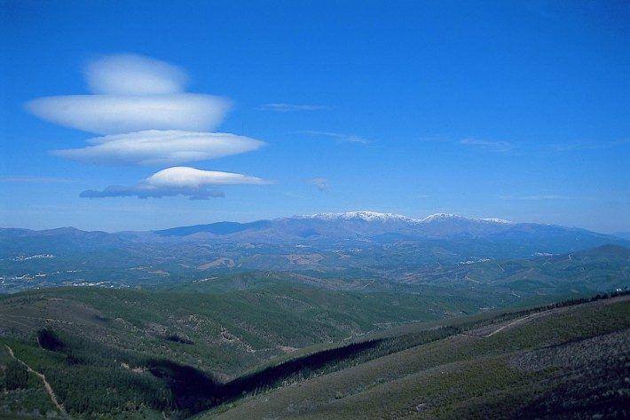 Serra da Estrela vista do Sul, Fundão, Cova da Beira. Inverno. (LAC)(PM)
