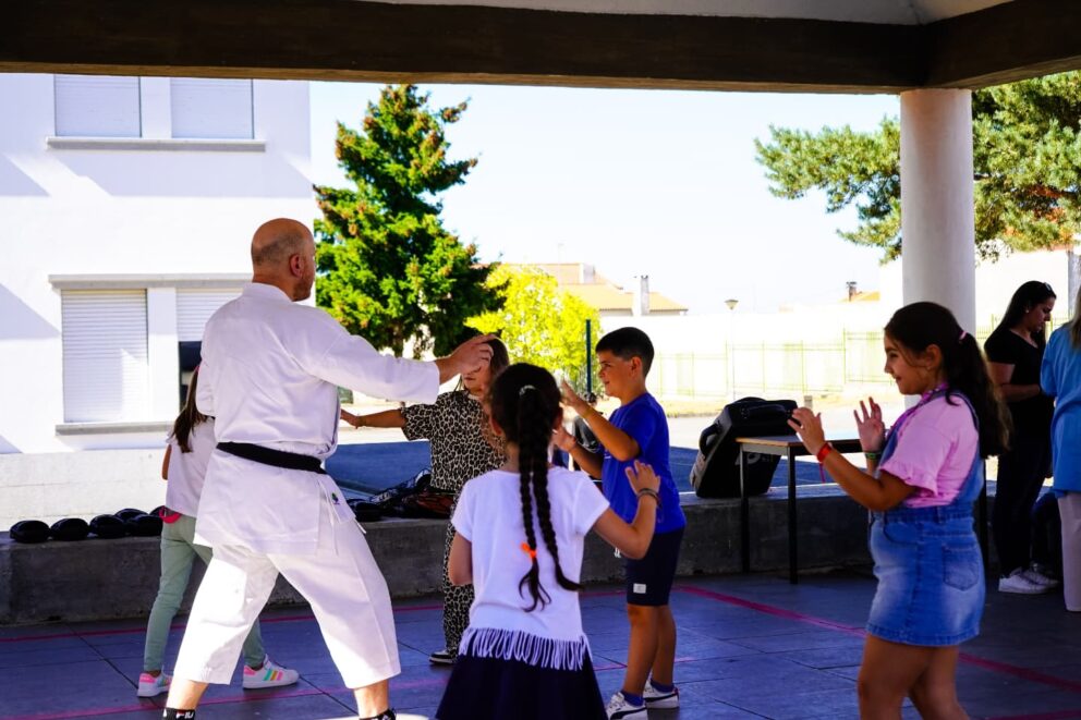 Associação Cultural Desportiva Estrela Almeida